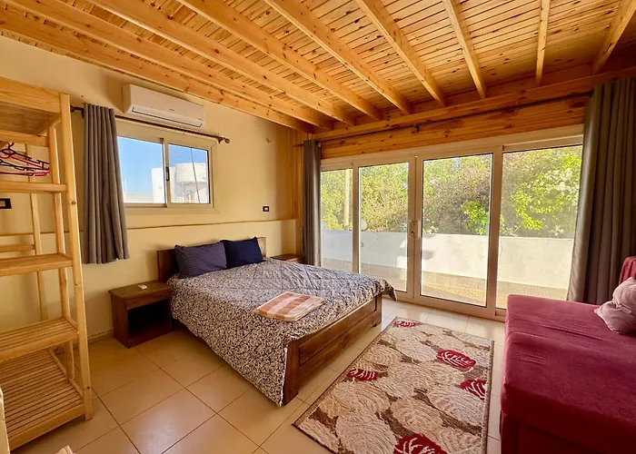 Wooden House Apartment *